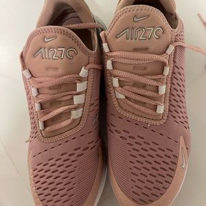 Nike Womens 270s air max shoes